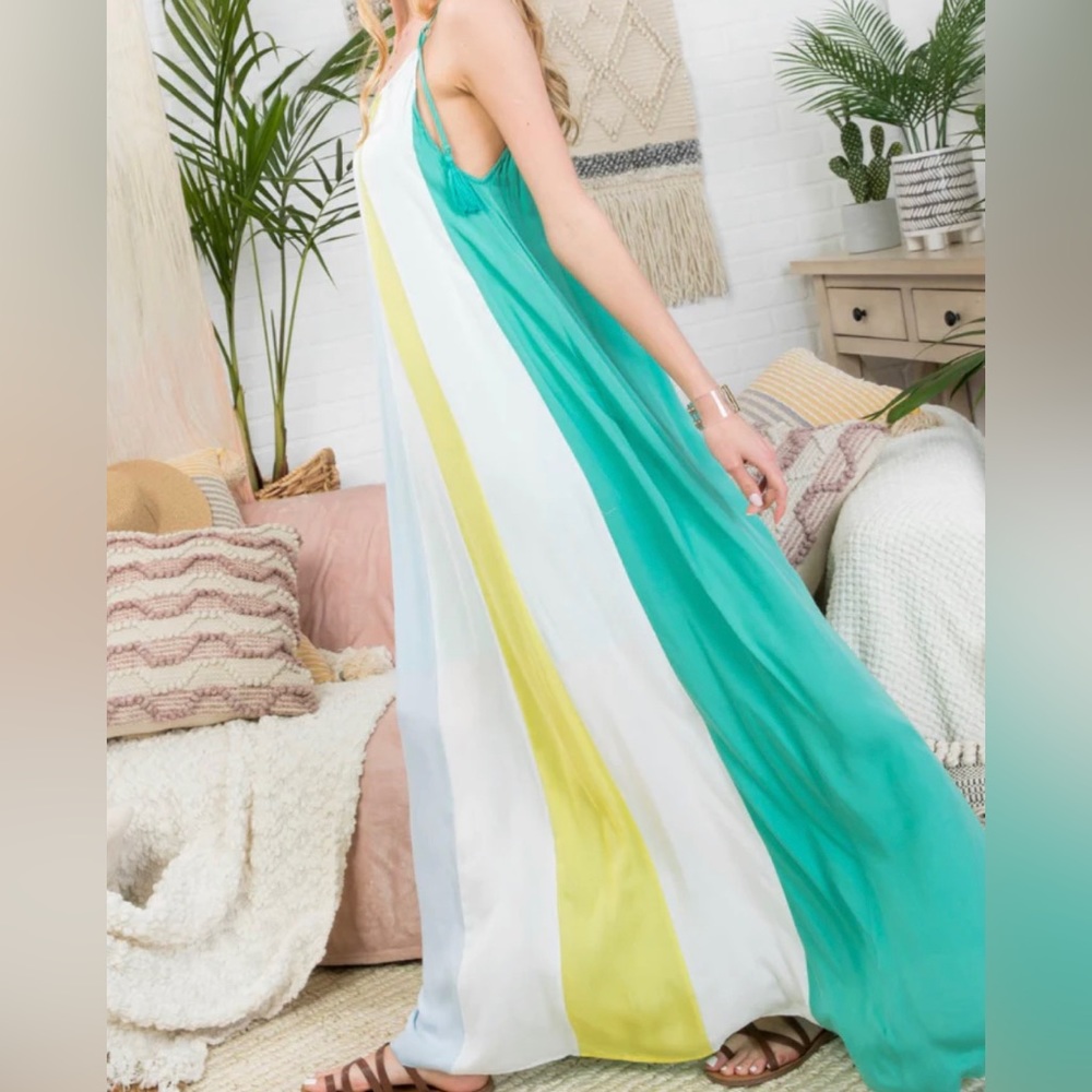 Summer Block Color Maxi 👗 - Picture 3 of 4
